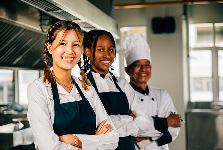  Estos son los 3 cursos de hostelería sin coste que te cambiarán la vida en 56 horas